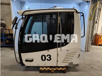 Кабина и интерьер LIEBHERR