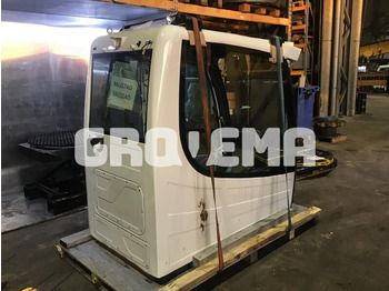 Кабина и интерьер LIEBHERR