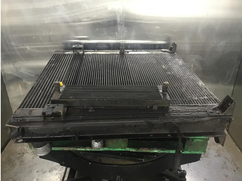 : фото в шапке страницы