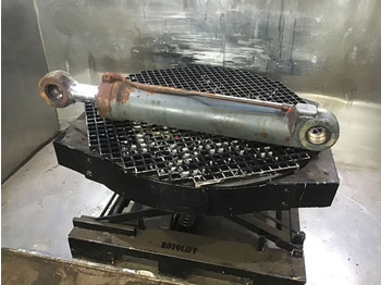 Гидравлический цилиндр LIEBHERR