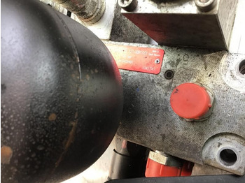 Гидравлика Liebherr Distribution Block: фото 3 Гидравлика Liebherr Distribution Block: фото 3