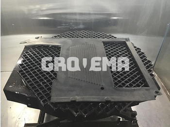 Кабина и интерьер LIEBHERR