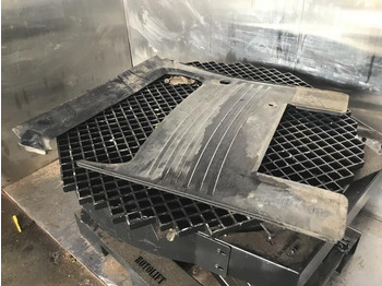 Кабина и интерьер LIEBHERR