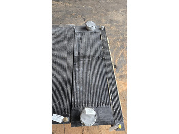 Радиатор LIEBHERR