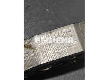 Гидравлика Liebherr Intermediate Flange: фото 3