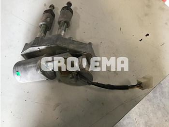 Щетка стеклоочистителя LIEBHERR