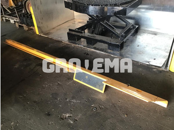 Бампер LIEBHERR