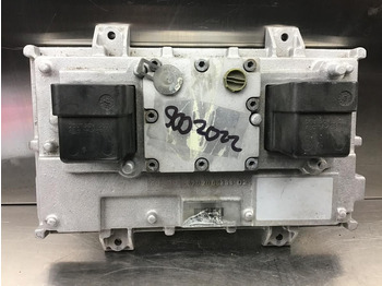 : фото в шапке страницы