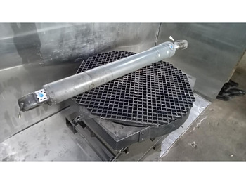 Гидравлический цилиндр LIEBHERR