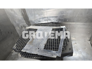 Кабина и интерьер LIEBHERR