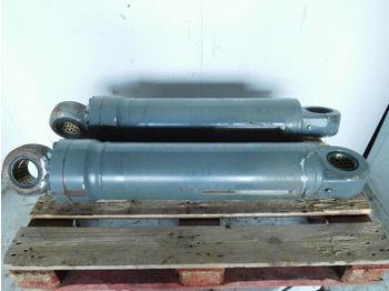 Гидравлический цилиндр Liebherr: фото 3