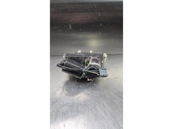 : фото в шапке страницы