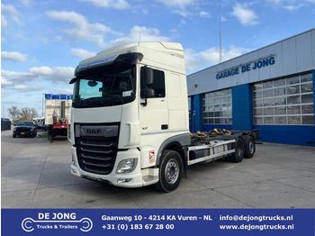 Грузовик-контейнеровоз/ Сменный кузов DAF XF 106 480