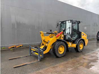 Колёсный погрузчик CATERPILLAR 906