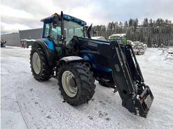 Трактор Valtra M150: фото 2 Трактор Valtra M150: фото 2