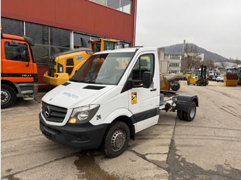 Малотоннажный седельный тягач MERCEDES-BENZ Sprinter 519