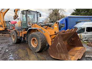 Колёсный погрузчик CASE