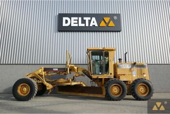 Грейдер CATERPILLAR