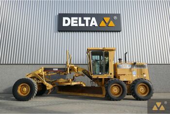 Грейдер CATERPILLAR