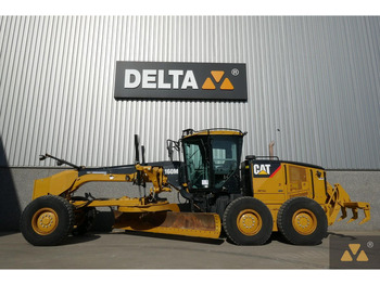 Грейдер CATERPILLAR 160