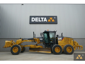 Грейдер CATERPILLAR 160