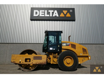 Каток CATERPILLAR CS66B
