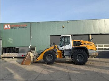 Колёсный погрузчик LIEBHERR L 550