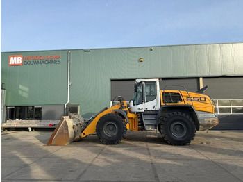 Колёсный погрузчик LIEBHERR L 550