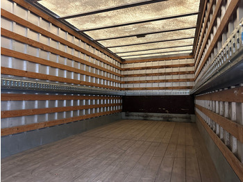 Грузовик с закрытым кузовом Volvo FL 240: фото 5