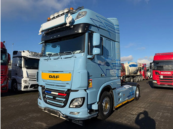 Тягач DAF XF 530