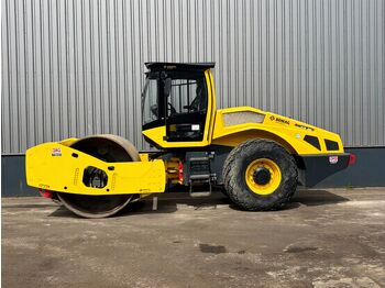 Каток BOMAG