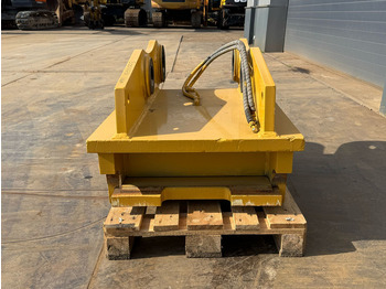 Ковш Caterpillar 352 Quick Coupler: фото 3 Ковш Caterpillar 352 Quick Coupler: фото 3