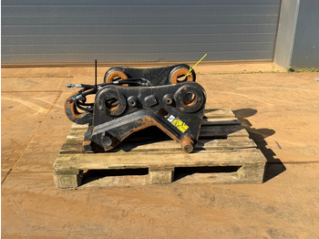 Экскаватор CATERPILLAR