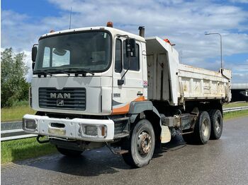 Самосвал MAN 33.403