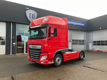 Тягач DAF XF