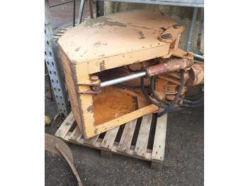 Навесное оборудование для Строительной техники Godets pour pelle,Mini pelle, Tracto pelle. Fourche et mat d'elevateur.Moteur de forage avec tariere: фото 3 Навесное оборудование для Строительной техники Godets pour pelle,Mini pelle, Tracto pelle. Fourche et mat d'elevateur.Moteur de forage avec tariere: фото 3