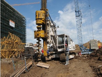 Навесное оборудование Liebherr R 942: фото 1