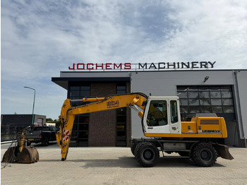 Колёсный экскаватор LIEBHERR A 904