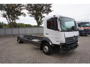 Грузовик-шасси Mercedes-Benz ATEGO 1221 / ENGINE RUNNING / ONLY:253095 KM / AUTOMATIC / EURO-6 / 2017: фото 2