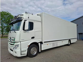 Торговый грузовик MERCEDES-BENZ Actros 1843