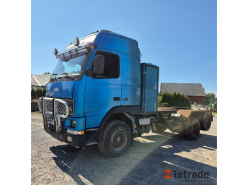 Легковой автомобиль VOLVO