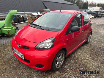 Легковой автомобиль TOYOTA