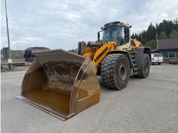 Колёсный погрузчик LIEBHERR L 586