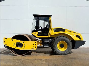 Каток BOMAG