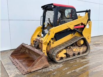 Мини-погрузчик с бортовым поворотом CATERPILLAR