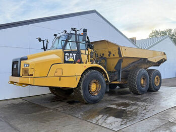 Сочленённый самосвал CATERPILLAR 745