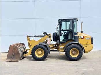 Колёсный погрузчик CATERPILLAR 908M