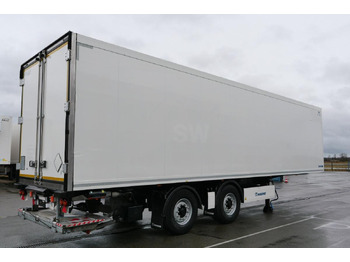 Полуприцеп-фургон KRONE