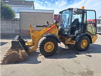 Колёсный погрузчик CATERPILLAR 906