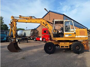 Колёсный экскаватор LIEBHERR A 902